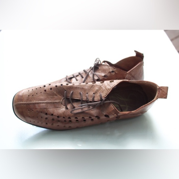 J. Renee leather sneakers - Picture 11 of 12